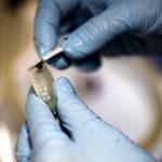 Prélèvement pour une analyse bactériologique