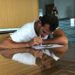 Andy, membre de l'équipage, s'est découvert une passion pour les herbiers de Sargasse !