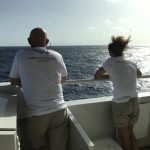 Hubert et Sophie scurtant la surface à la recherche de Sargasses