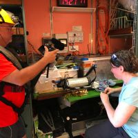 Hubert Bataille, notre réalisateur apprenti scientifique réalise
chaque jour des interviews, Solène, on se jette à l'eau !