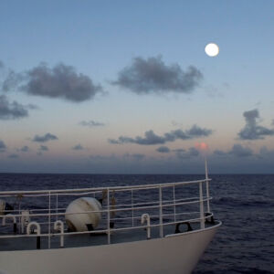 Lever de lune sur l'Antéa