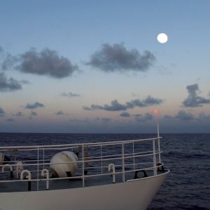 Lever de lune sur l'Antéa